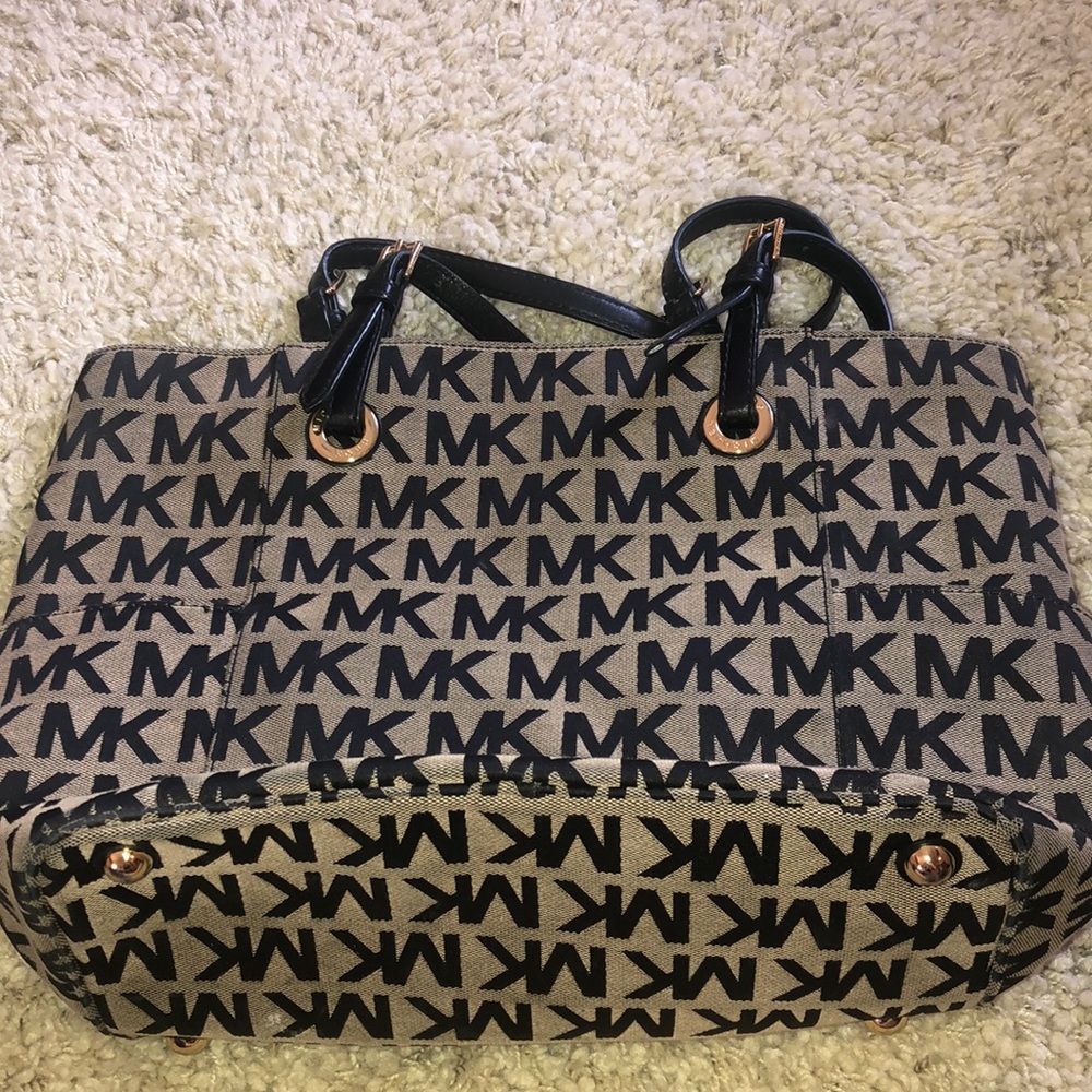 Michael Kors Hand Bag